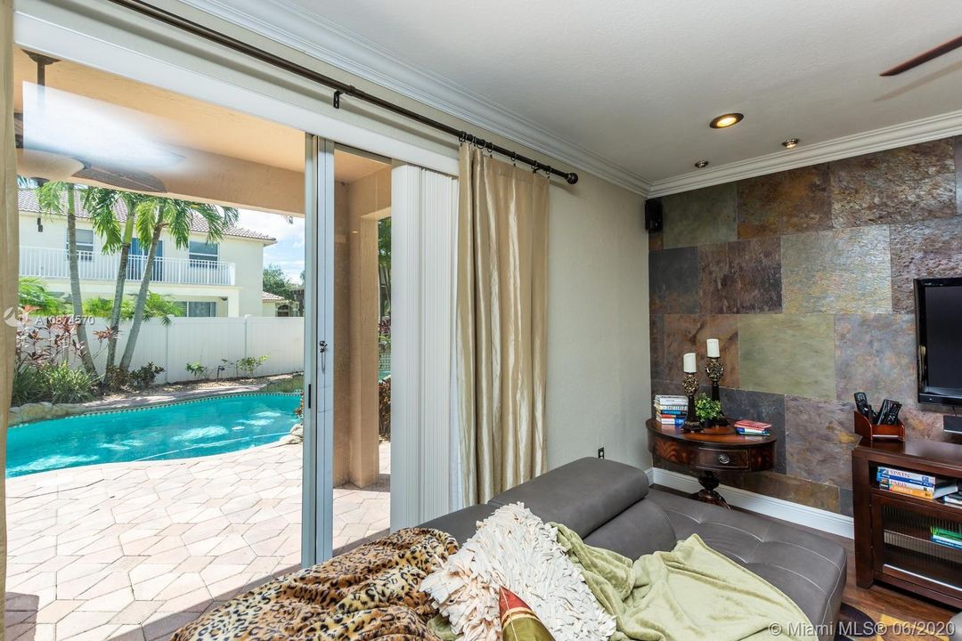 Recently Rented: $4,200 (5 beds, 3 baths, 2864 Square Feet)
