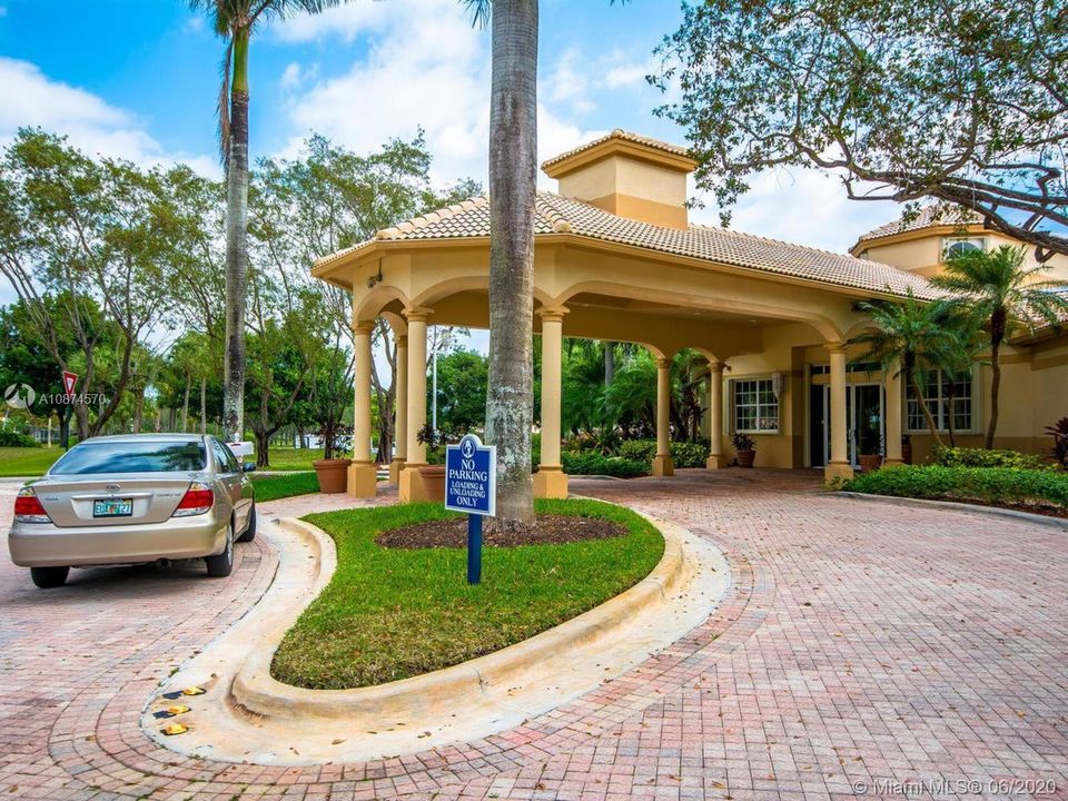 Recently Rented: $4,200 (5 beds, 3 baths, 2864 Square Feet)
