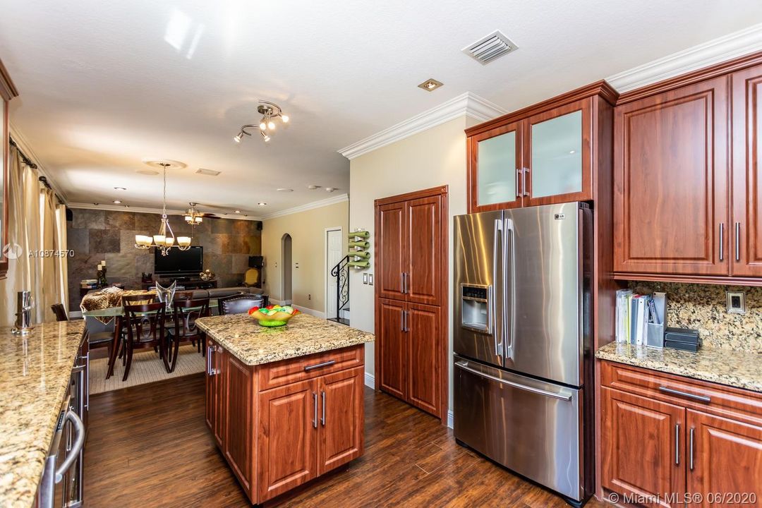 Recently Rented: $4,200 (5 beds, 3 baths, 2864 Square Feet)