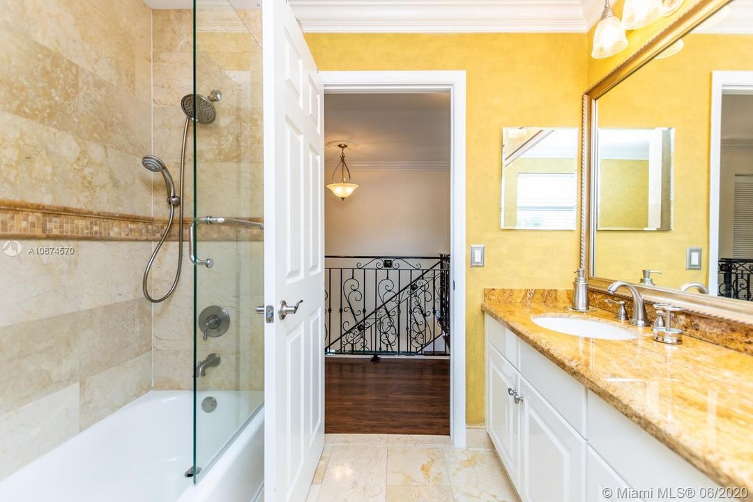 Recently Rented: $4,200 (5 beds, 3 baths, 2864 Square Feet)