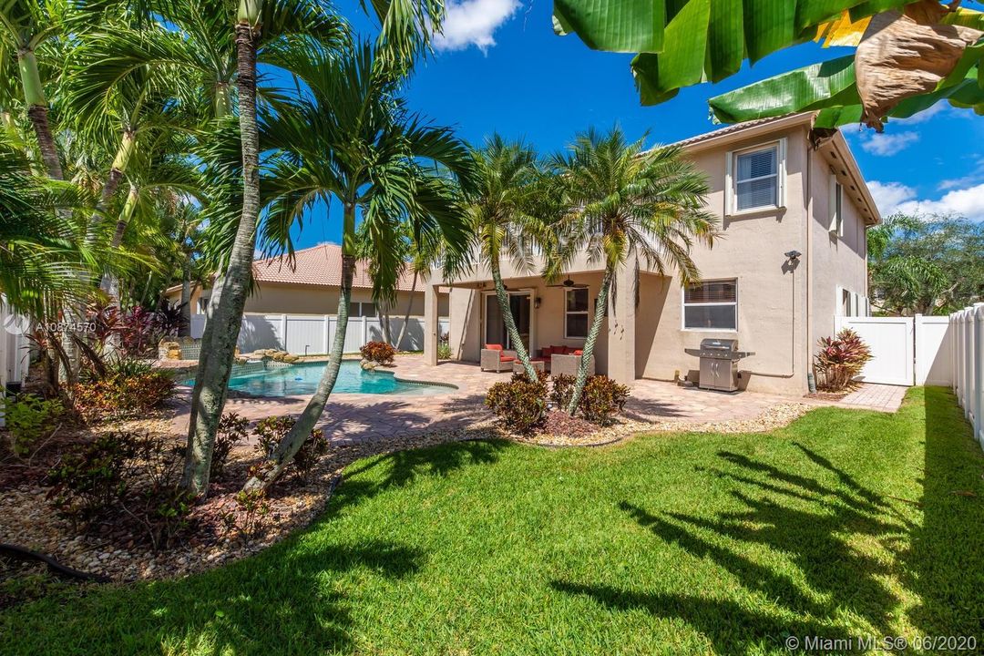 Recently Rented: $4,200 (5 beds, 3 baths, 2864 Square Feet)