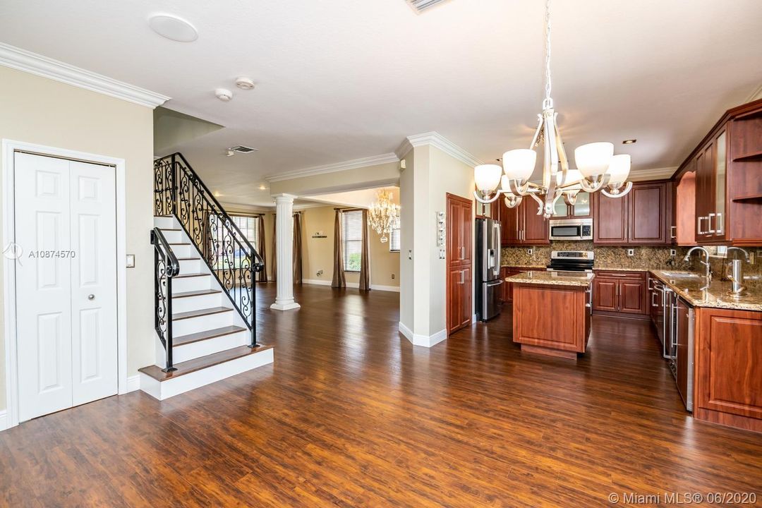 Recently Rented: $4,200 (5 beds, 3 baths, 2864 Square Feet)