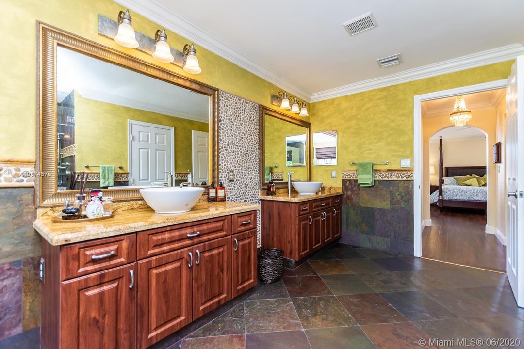Recently Rented: $4,200 (5 beds, 3 baths, 2864 Square Feet)