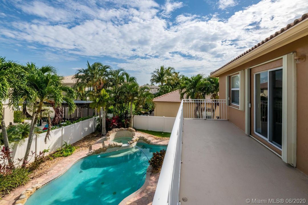 Recently Rented: $4,200 (5 beds, 3 baths, 2864 Square Feet)