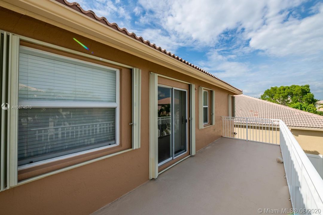 Recently Rented: $4,200 (5 beds, 3 baths, 2864 Square Feet)