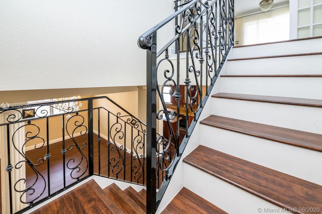 Recently Rented: $4,200 (5 beds, 3 baths, 2864 Square Feet)