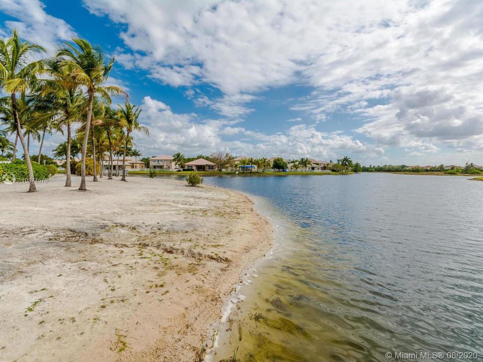 Recently Rented: $4,200 (5 beds, 3 baths, 2864 Square Feet)