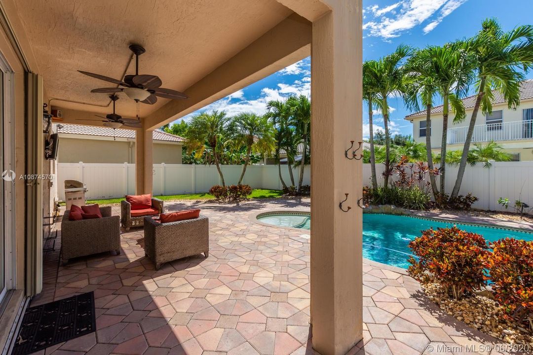 Recently Rented: $4,200 (5 beds, 3 baths, 2864 Square Feet)