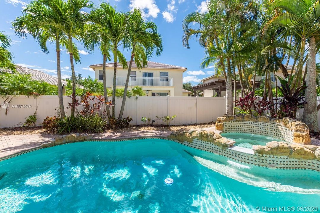 Recently Rented: $4,200 (5 beds, 3 baths, 2864 Square Feet)