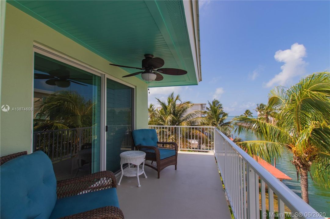 Recently Sold: $1,250,000 (3 beds, 3 baths, 1509 Square Feet)