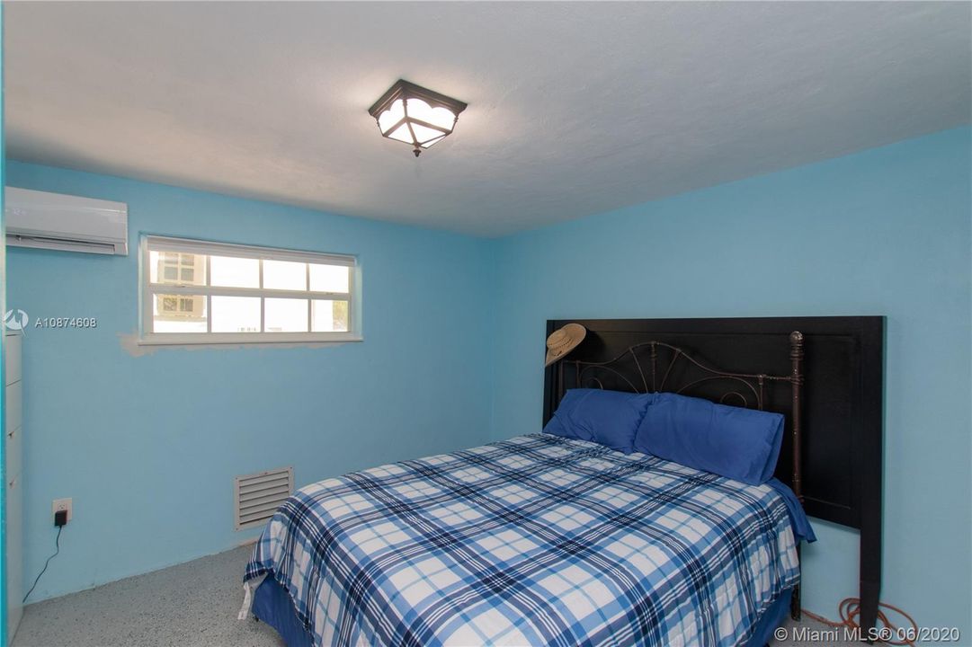 Recently Sold: $1,250,000 (3 beds, 3 baths, 1509 Square Feet)