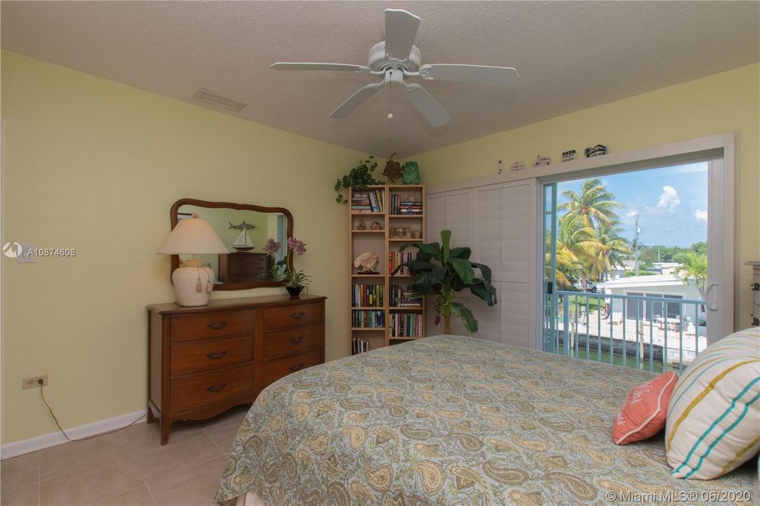 Recently Sold: $1,250,000 (3 beds, 3 baths, 1509 Square Feet)