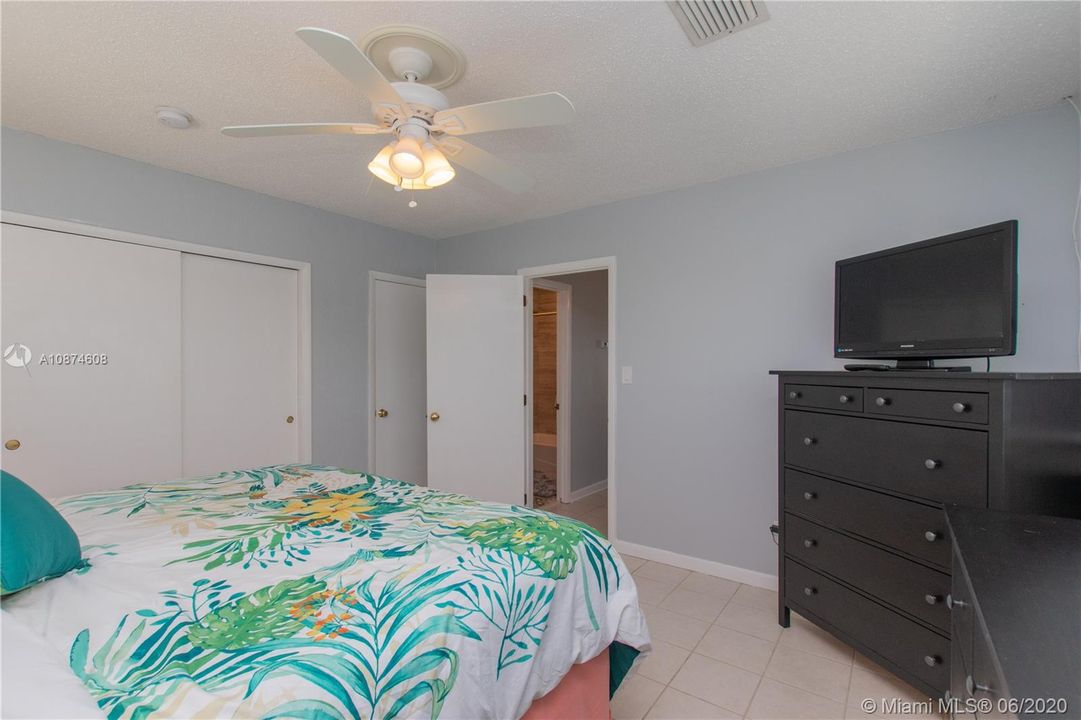 Recently Sold: $1,250,000 (3 beds, 3 baths, 1509 Square Feet)