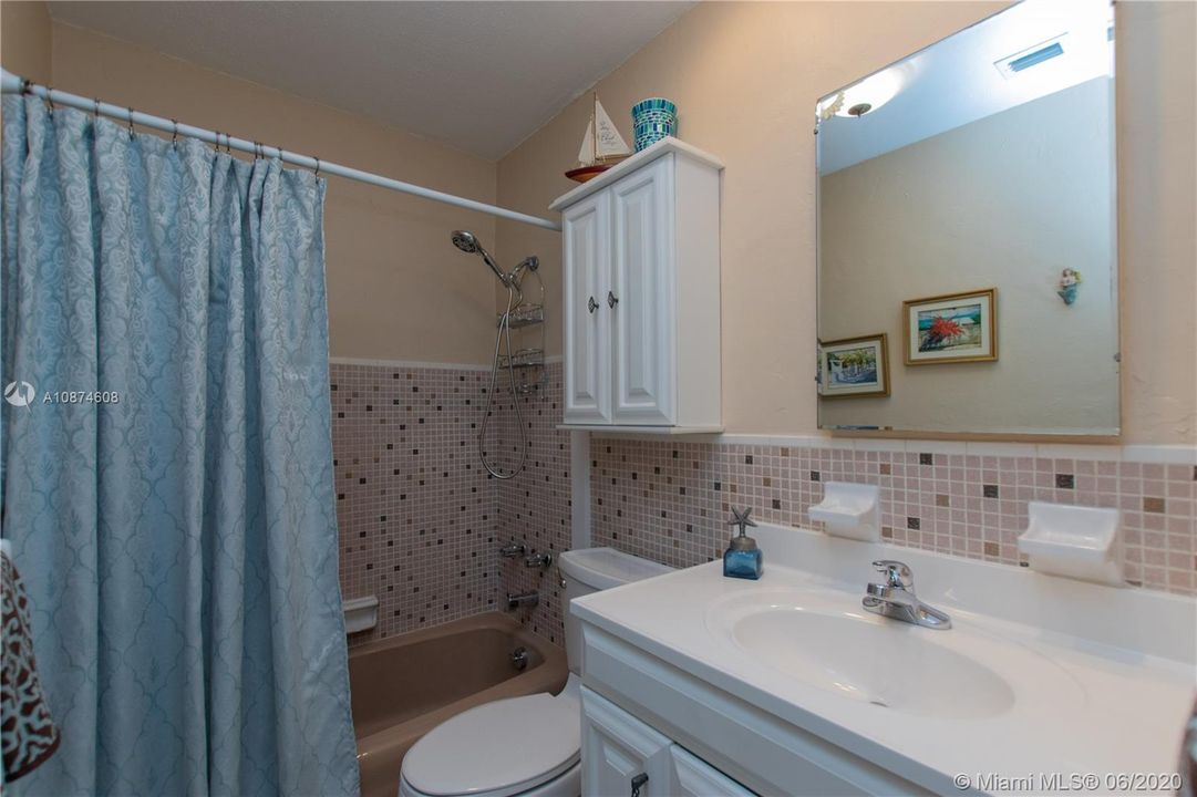 Recently Sold: $1,250,000 (3 beds, 3 baths, 1509 Square Feet)