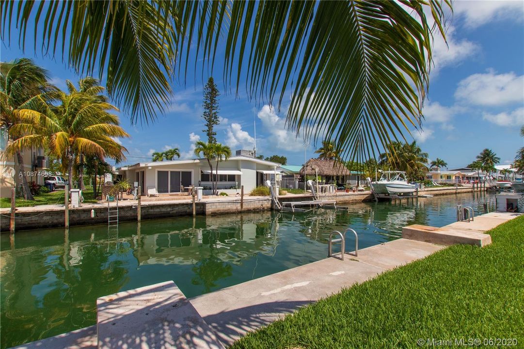 Recently Sold: $1,250,000 (3 beds, 3 baths, 1509 Square Feet)
