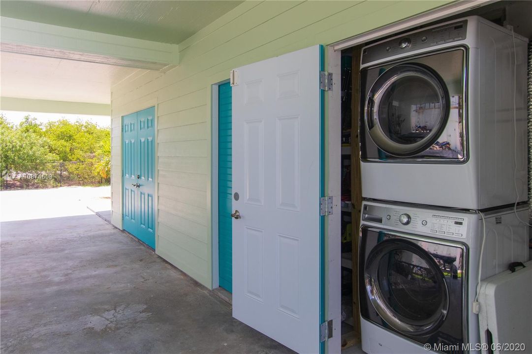 Recently Sold: $1,250,000 (3 beds, 3 baths, 1509 Square Feet)