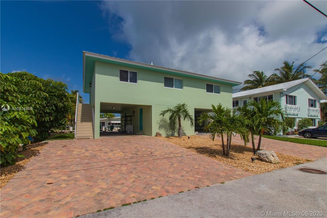 Recently Sold: $1,250,000 (3 beds, 3 baths, 1509 Square Feet)