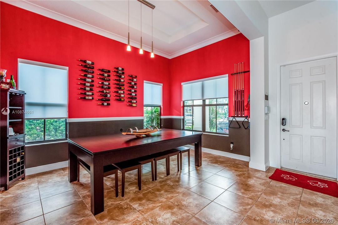 Recently Sold: $829,000 (4 beds, 3 baths, 2860 Square Feet)