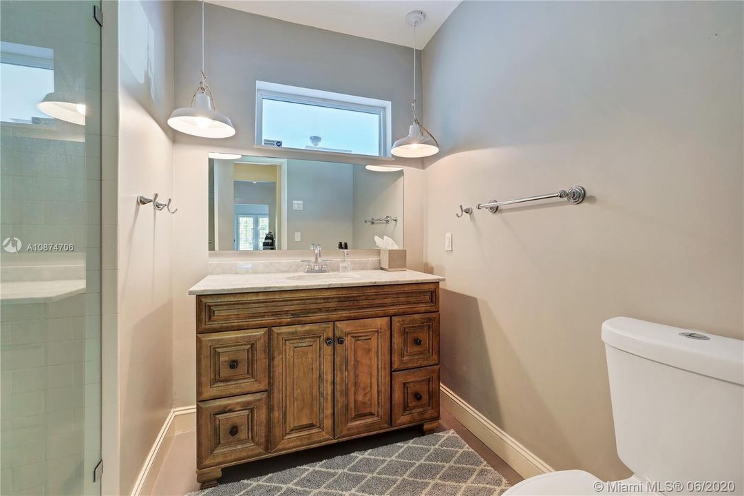 Vendido Recientemente: $865,000 (4 camas, 3 baños, 3858 Pies cuadrados)