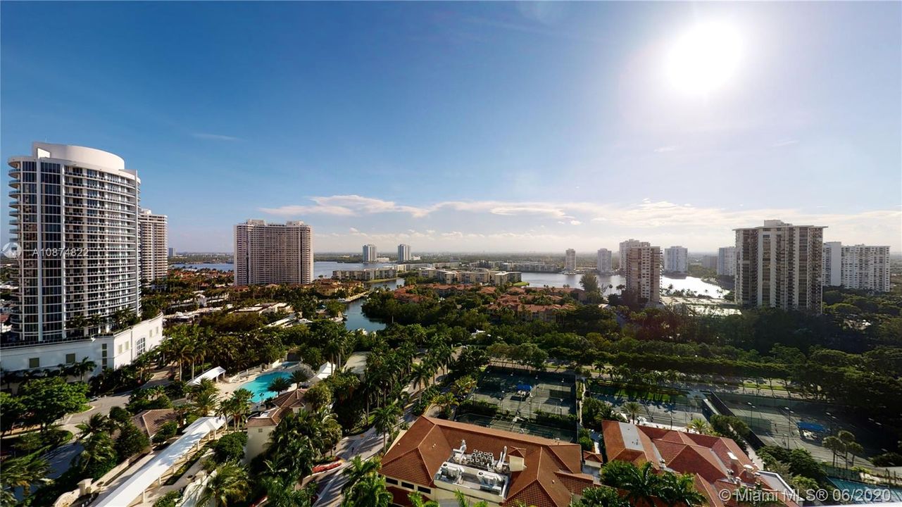 Recently Sold: $1,915,000 (4 beds, 3 baths, 3224 Square Feet)