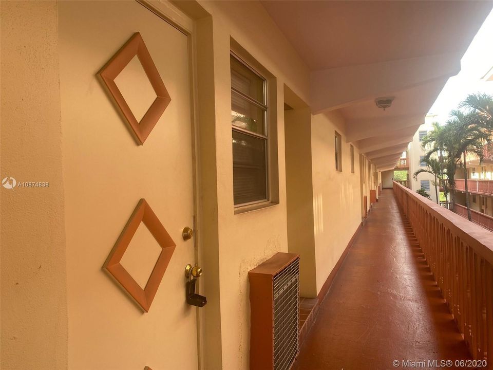 Recently Sold: $70,000 (1 beds, 1 baths, 770 Square Feet)