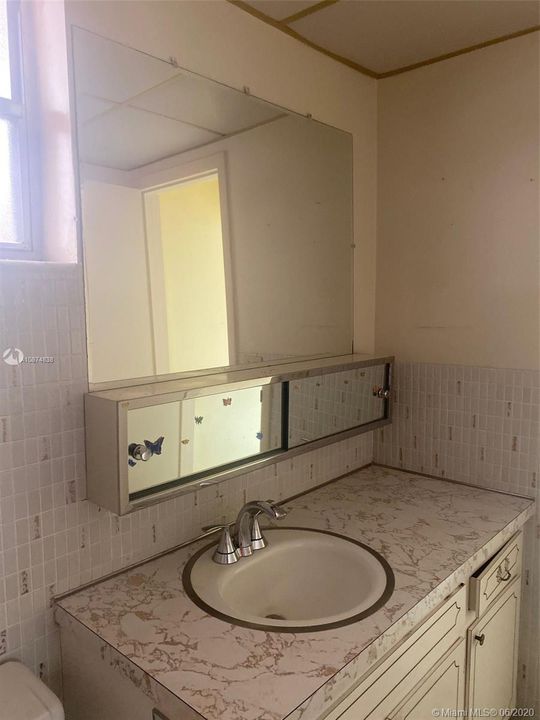 Recently Sold: $70,000 (1 beds, 1 baths, 770 Square Feet)