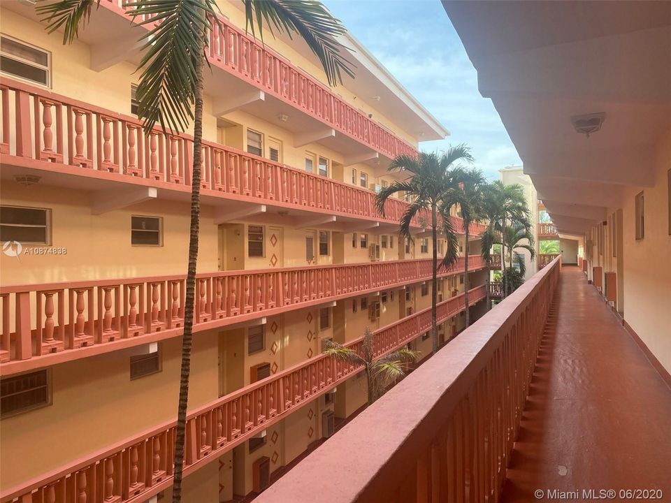 Recently Sold: $70,000 (1 beds, 1 baths, 770 Square Feet)