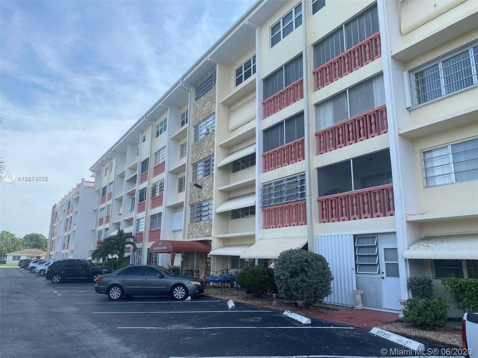Recently Sold: $70,000 (1 beds, 1 baths, 770 Square Feet)