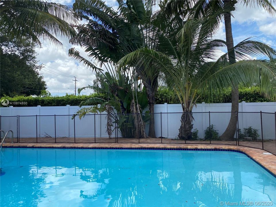 Recently Sold: $572,500 (4 beds, 3 baths, 2652 Square Feet)