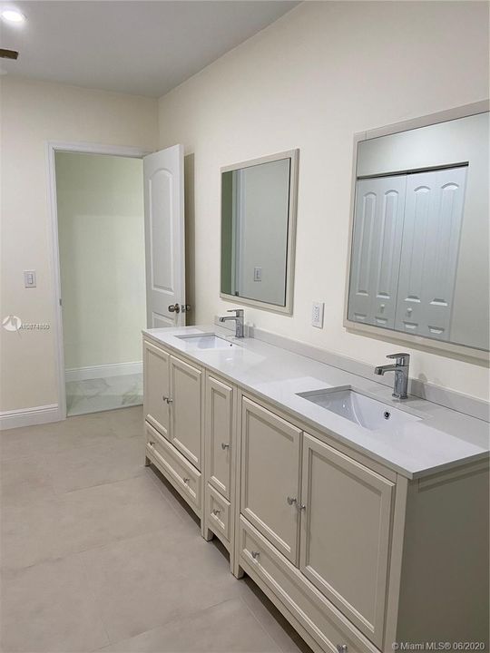 Recently Sold: $572,500 (4 beds, 3 baths, 2652 Square Feet)