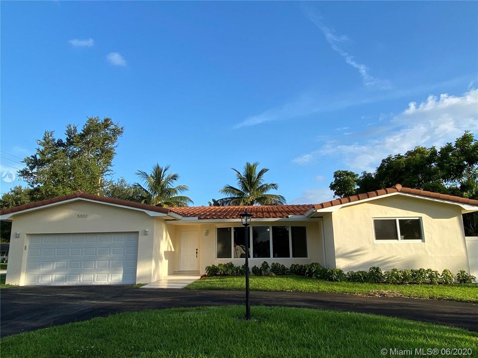 Recently Sold: $572,500 (4 beds, 3 baths, 2652 Square Feet)
