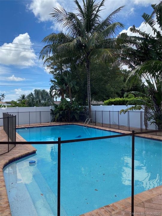 Recently Sold: $572,500 (4 beds, 3 baths, 2652 Square Feet)