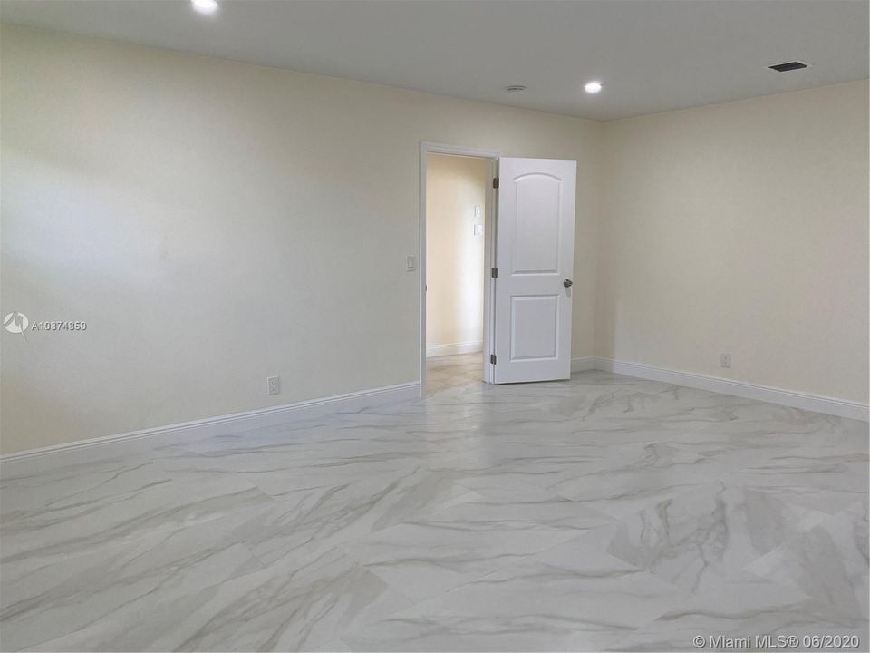 Recently Sold: $572,500 (4 beds, 3 baths, 2652 Square Feet)