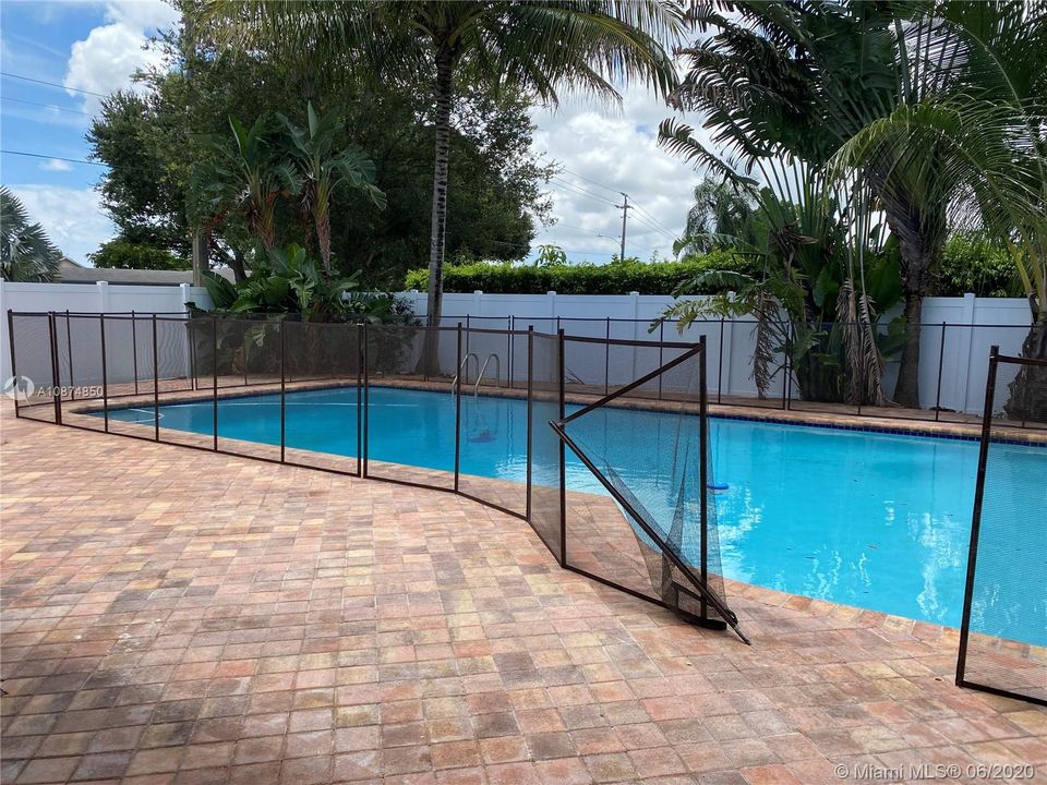 Recently Sold: $572,500 (4 beds, 3 baths, 2652 Square Feet)