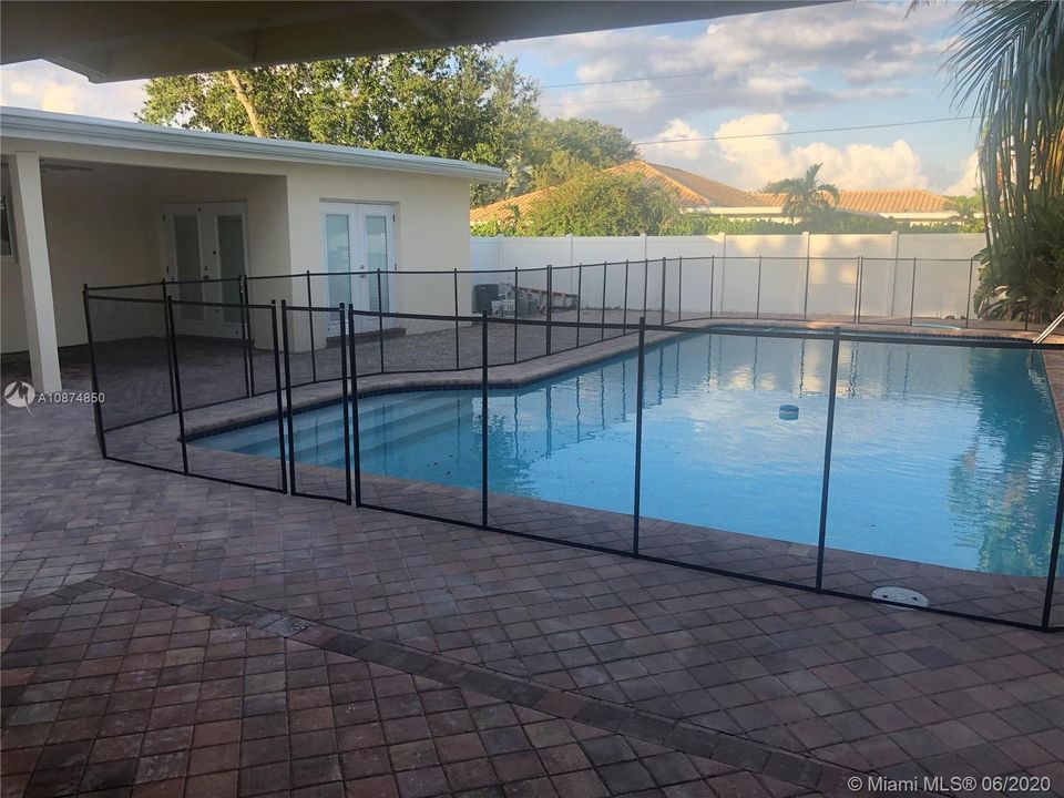 Recently Sold: $572,500 (4 beds, 3 baths, 2652 Square Feet)