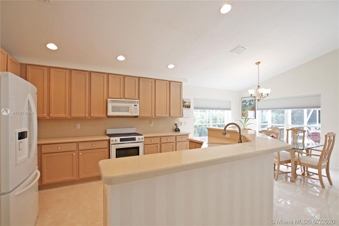 Open kitchen to dinette area