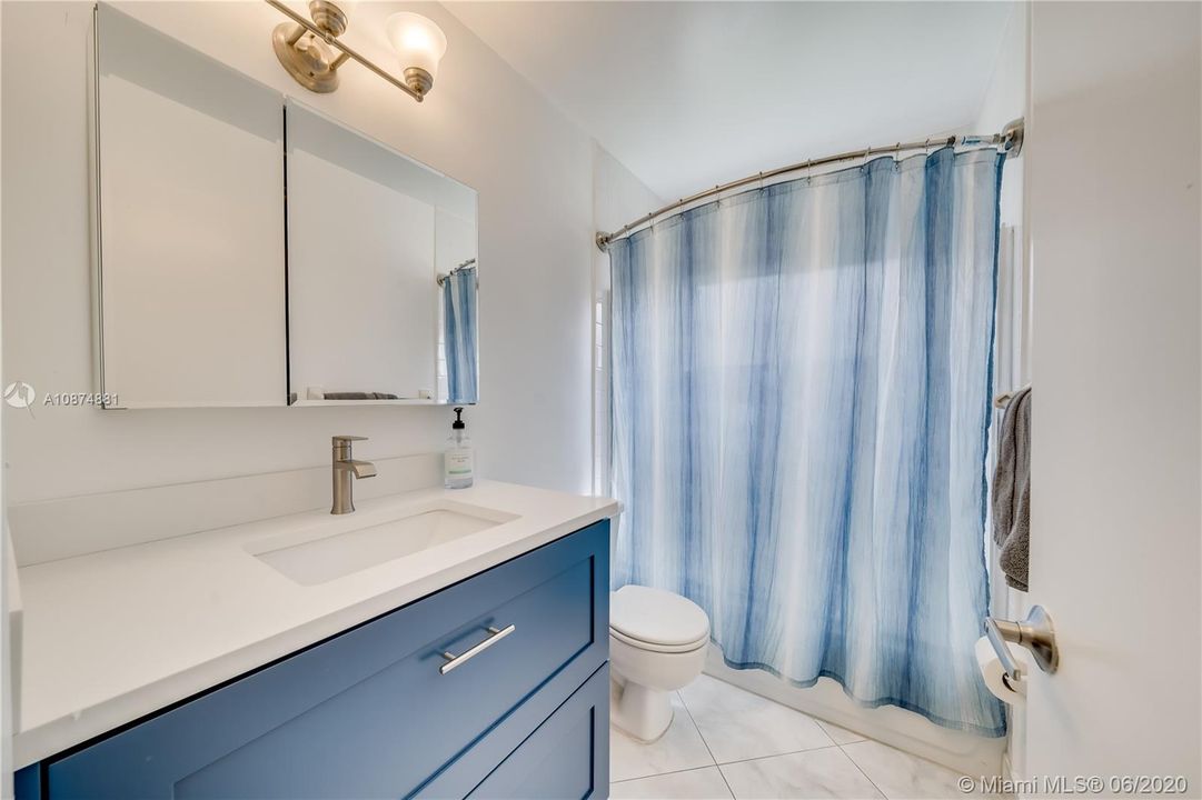 Vendido Recientemente: $330,000 (3 camas, 2 baños, 1535 Pies cuadrados)