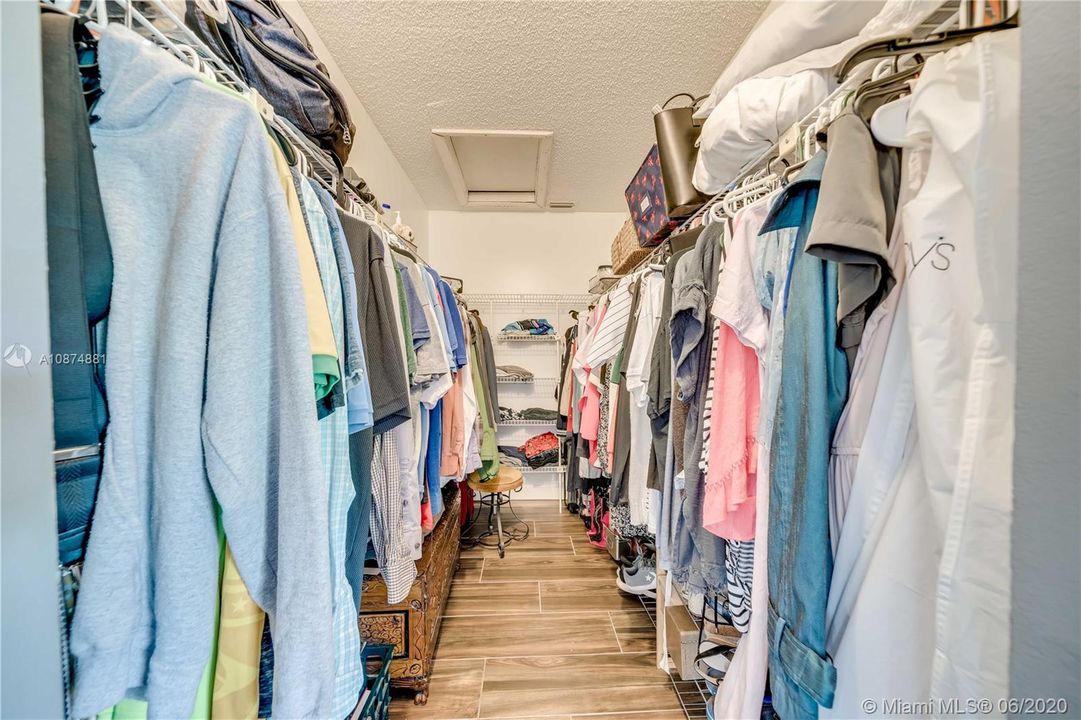 Vendido Recientemente: $330,000 (3 camas, 2 baños, 1535 Pies cuadrados)