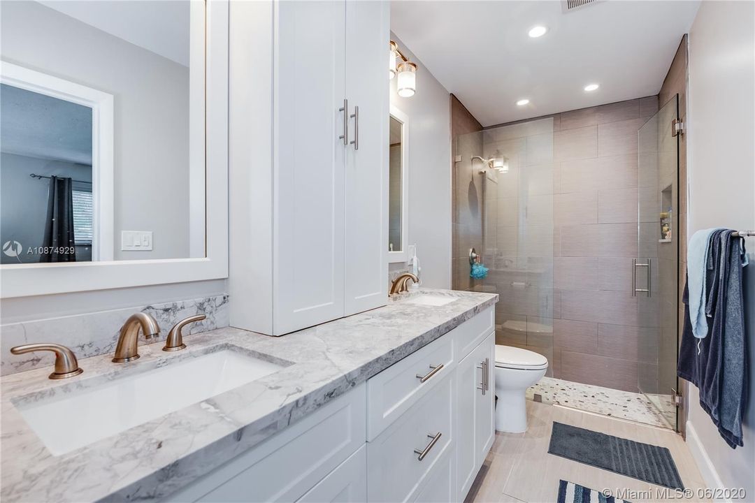 Vendido Recientemente: $459,900 (3 camas, 2 baños, 1809 Pies cuadrados)