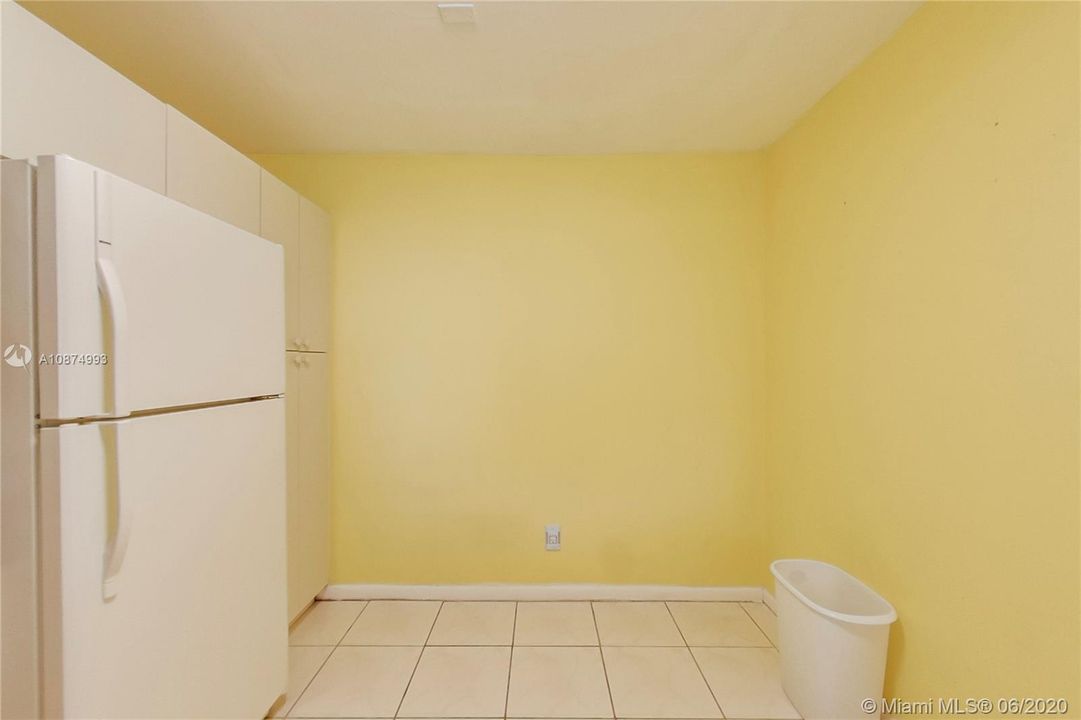 Lots of wall space, for shelving or to openup - Unbranded 360 VT at: www.rem.ax/16992swunb