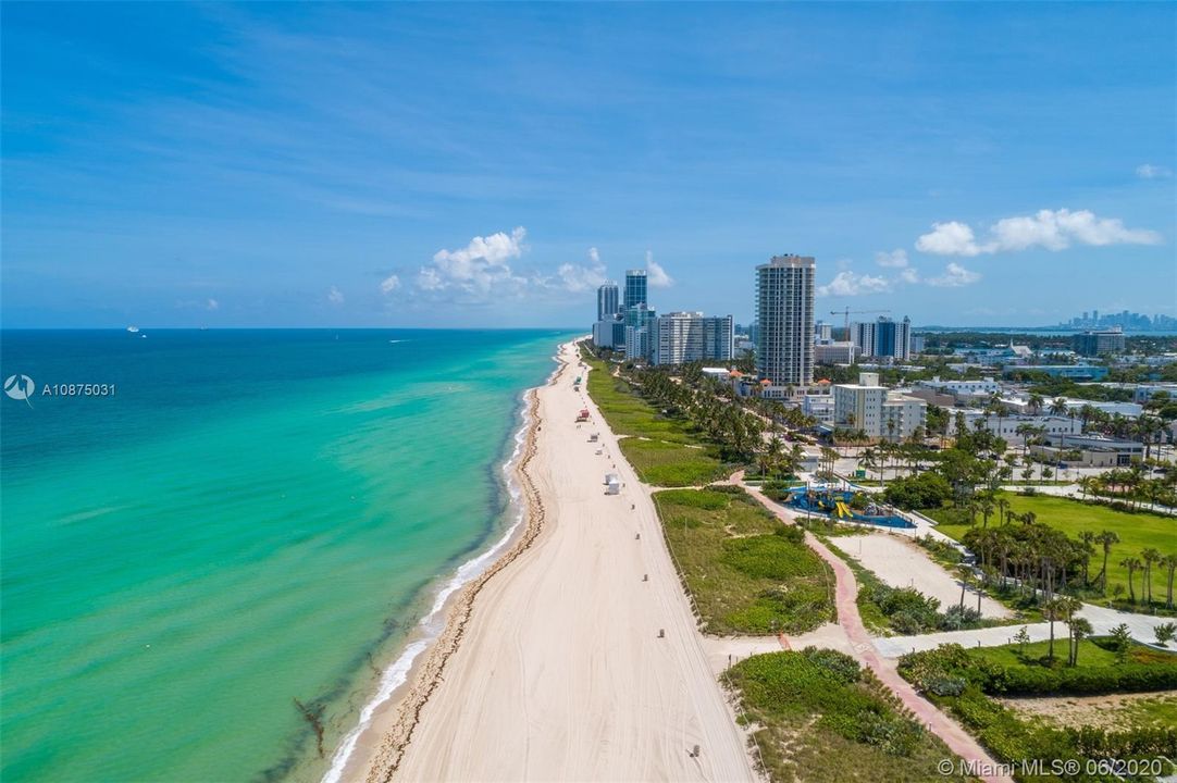Vendido Recientemente: $3,800,000 (4 camas, 4 baños, 3616 Pies cuadrados)
