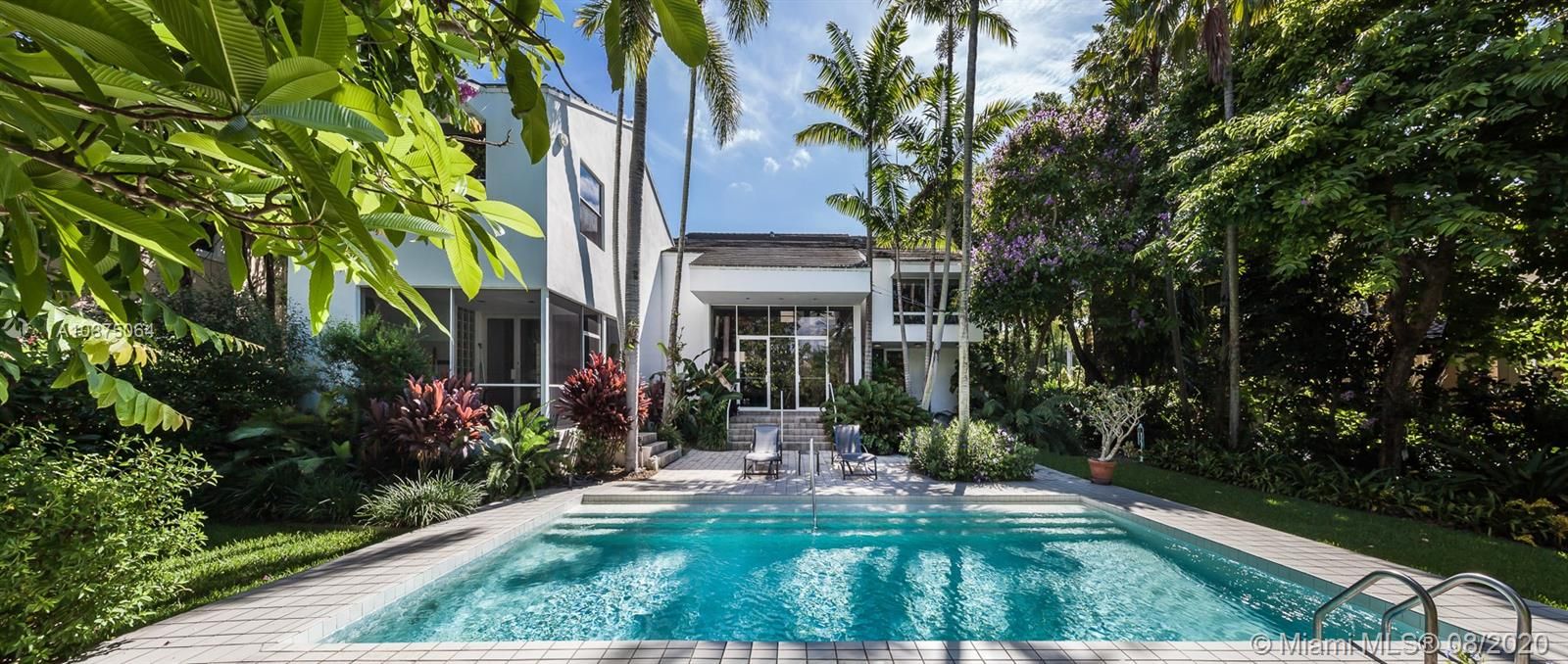 Recently Sold: $3,395,000 (4 beds, 4 baths, 4351 Square Feet)