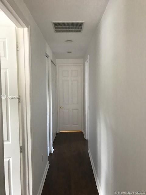 Recently Sold: $349,900 (3 beds, 2 baths, 1911 Square Feet)