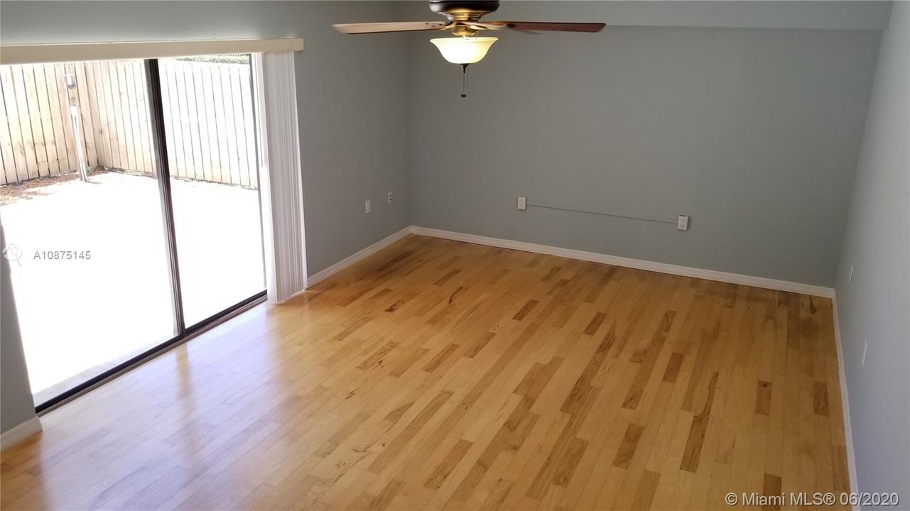 Recently Sold: $220,000 (2 beds, 2 baths, 1264 Square Feet)