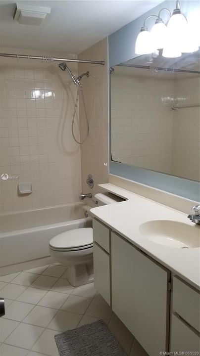 Recently Sold: $220,000 (2 beds, 2 baths, 1264 Square Feet)