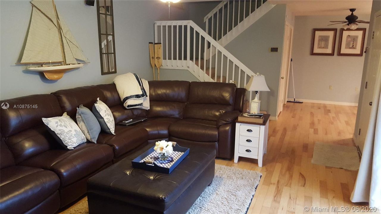 Recently Sold: $220,000 (2 beds, 2 baths, 1264 Square Feet)