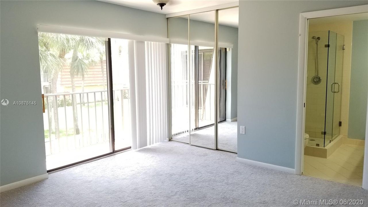 Recently Sold: $220,000 (2 beds, 2 baths, 1264 Square Feet)