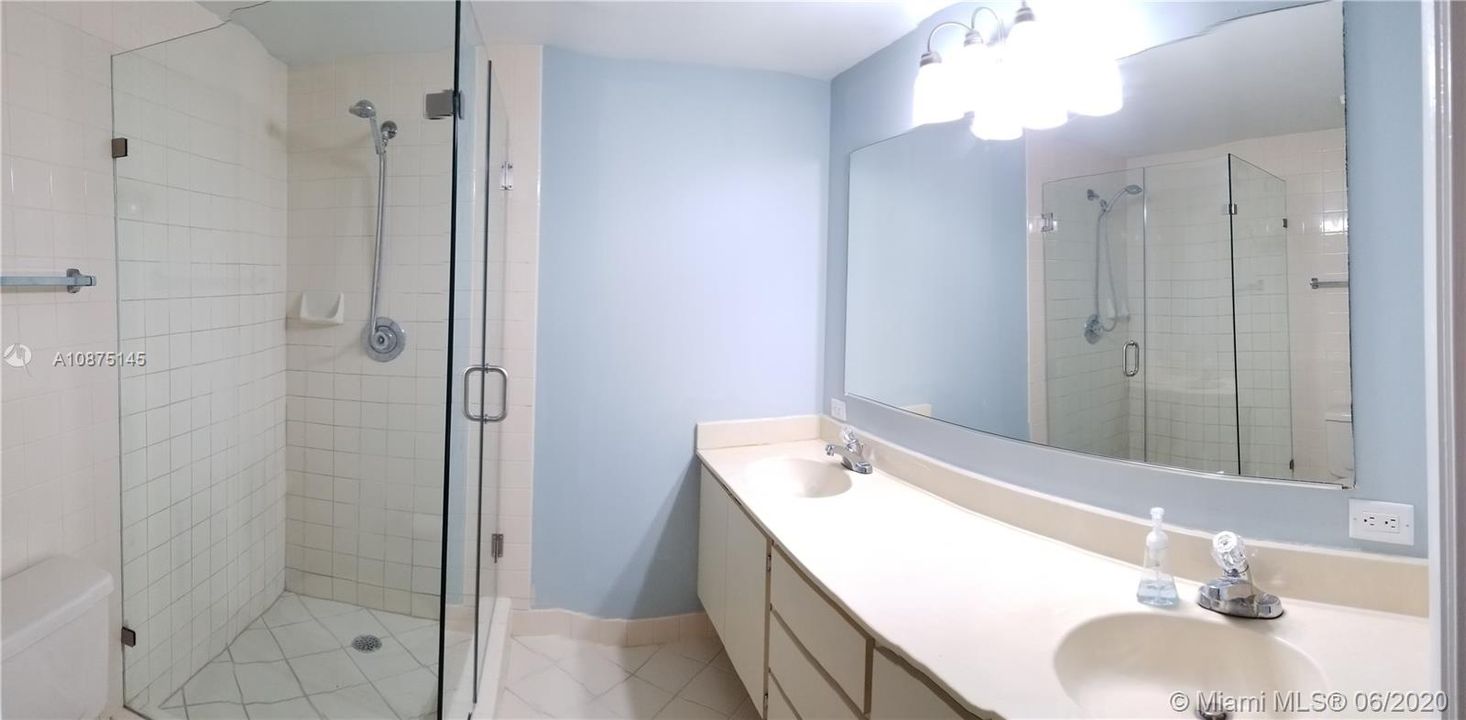 Recently Sold: $220,000 (2 beds, 2 baths, 1264 Square Feet)