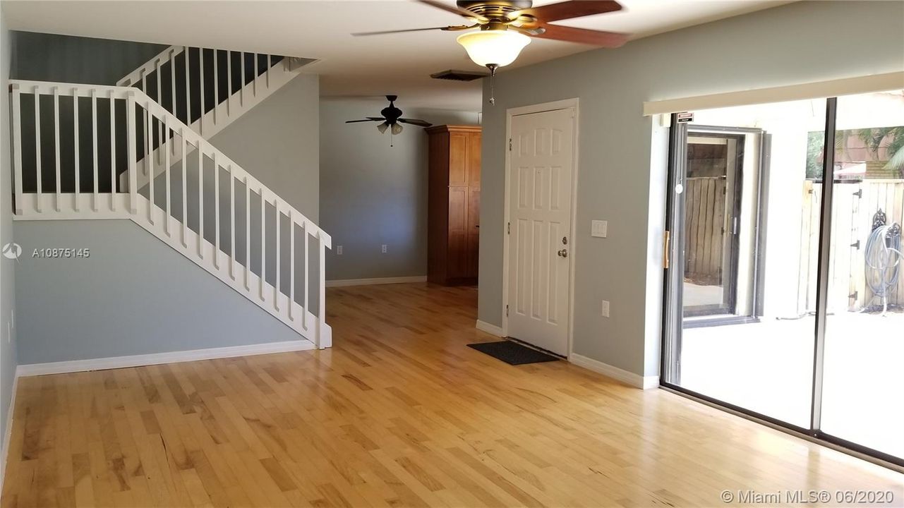 Recently Sold: $220,000 (2 beds, 2 baths, 1264 Square Feet)