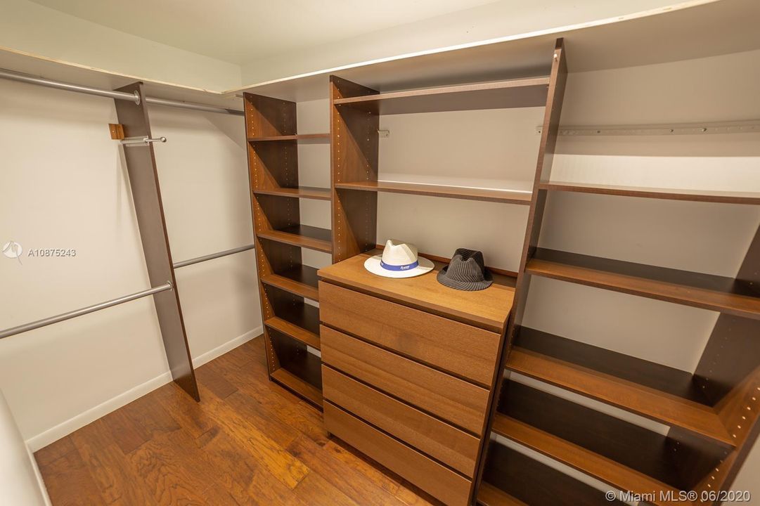 Customized Closet